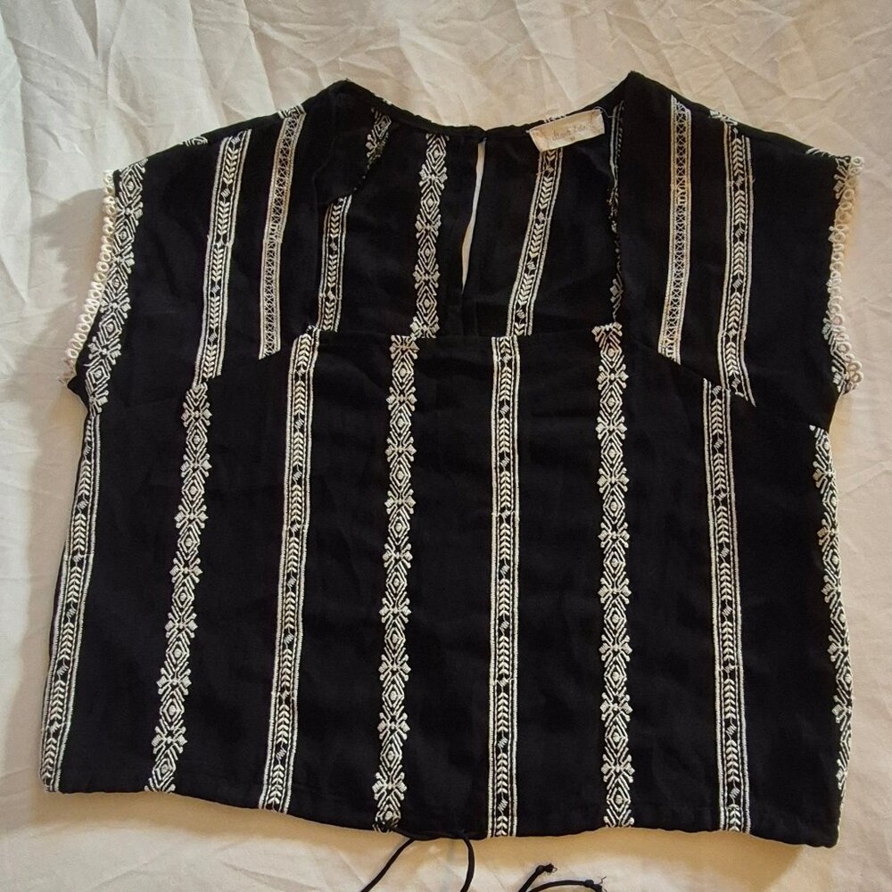 Ladies Top. Medium. Altar'd State